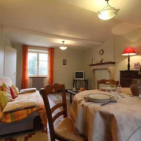 Charmante Maison Xviie Siecle Avec Jardin En Normandie - Fr-1-497-32