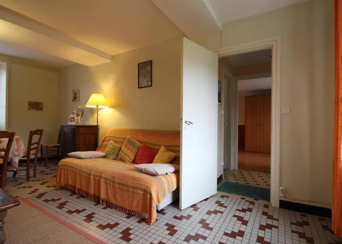 Charmante Maison Xviie Siecle Avec Jardin En Normandie - Fr-1-497-32 *