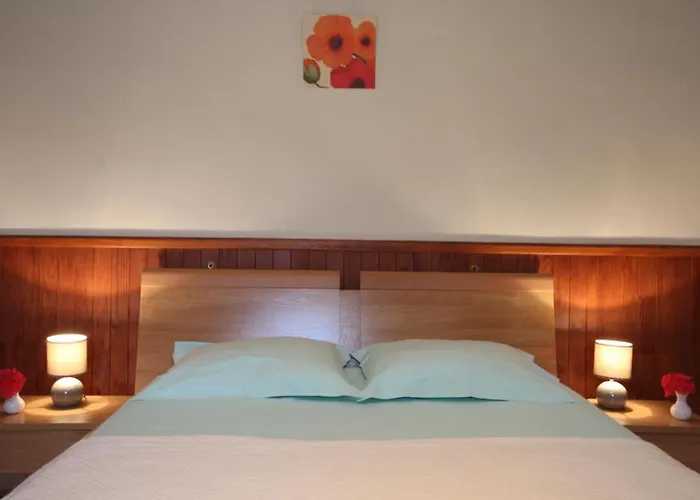 Charmante Maison Xviie Siecle Avec Jardin En Normandie - Fr-1-497-32 * Vrigny (Orne)