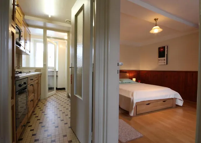 Charmante Maison Xviie Siecle Avec Jardin En Normandie - Fr-1-497-32 別荘 *